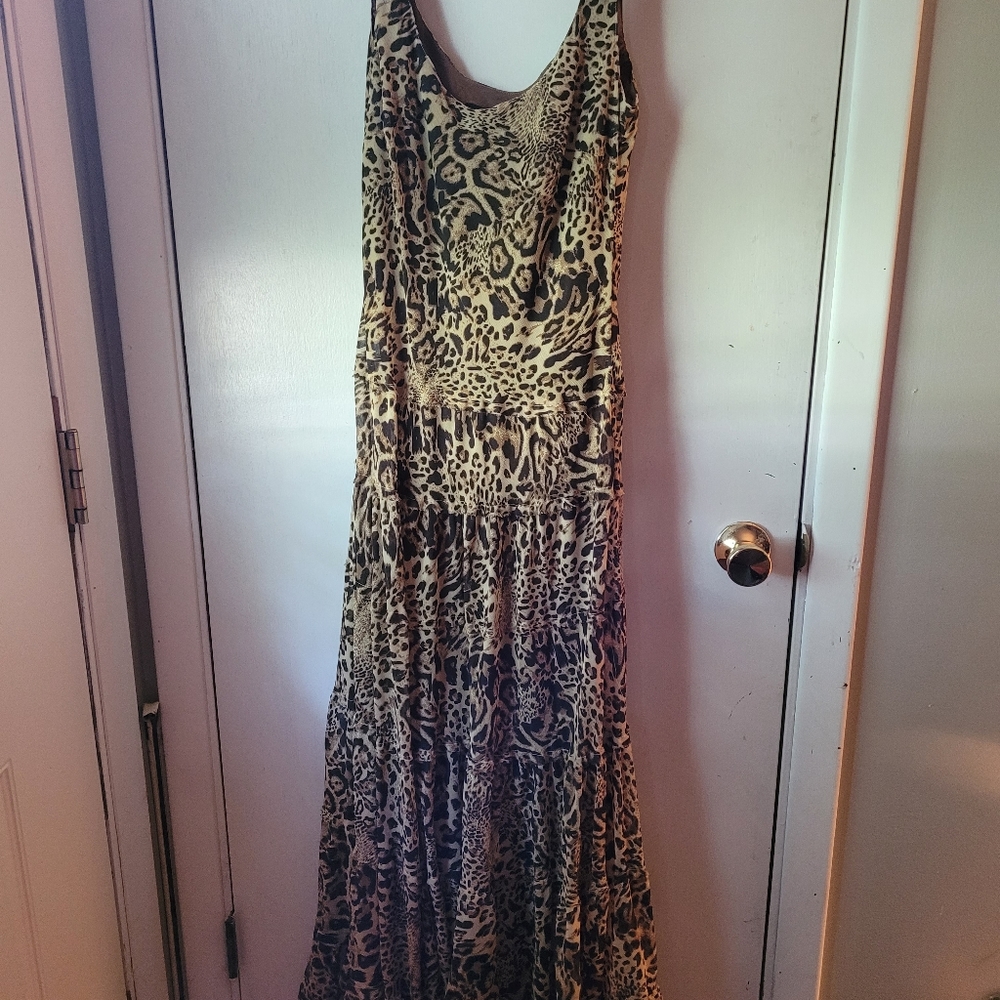 Full length sleeveless dress